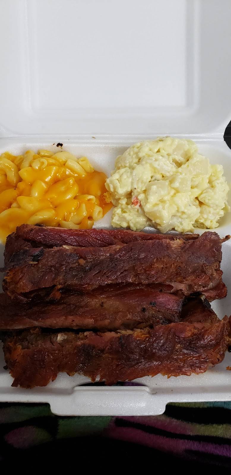 Bo Legs BBQ | restaurant | 250 NE 167th St, Miami, FL 33162, USA | 3053032134 OR +1 305-303-2134