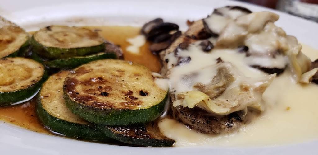 Ruby Tuesday | restaurant | 119 Industrial Park Dr, Smithfield, NC 27577, USA | 9199383640 OR +1 919-938-3640