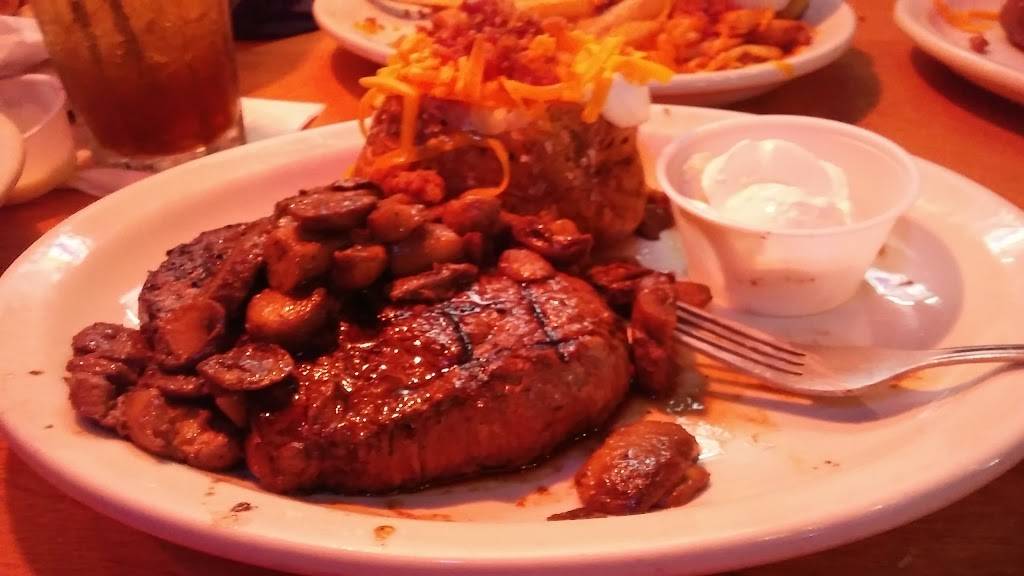 Texas Roadhouse | restaurant | 1565 N Susquehanna Trail, Selinsgrove, PA 17870, USA | 5708841134 OR +1 570-884-1134