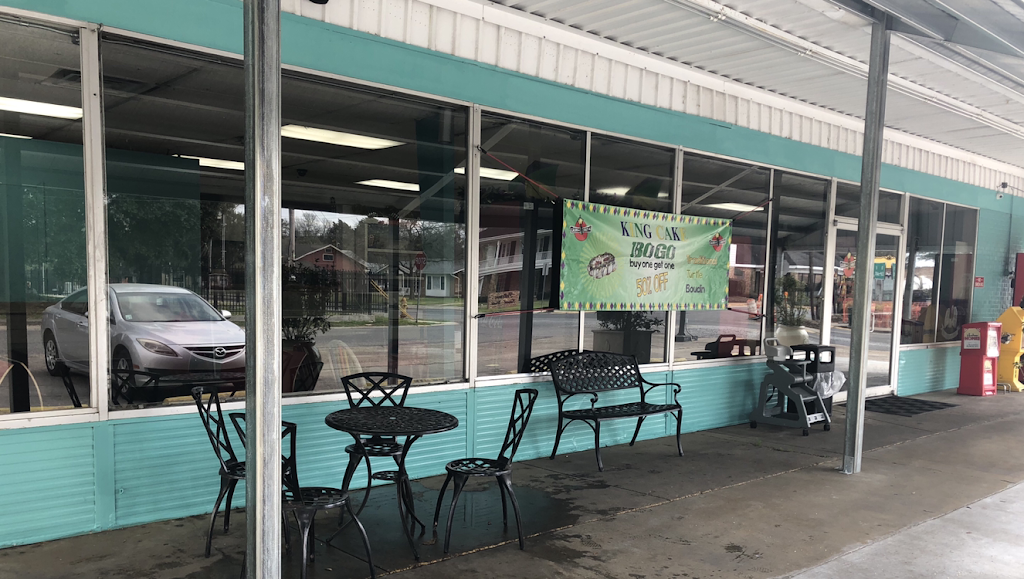 Cajun Market Donut Company | bakery | 125 Courthouse St, Breaux Bridge, LA 70517, USA | 3373323577 OR +1 337-332-3577