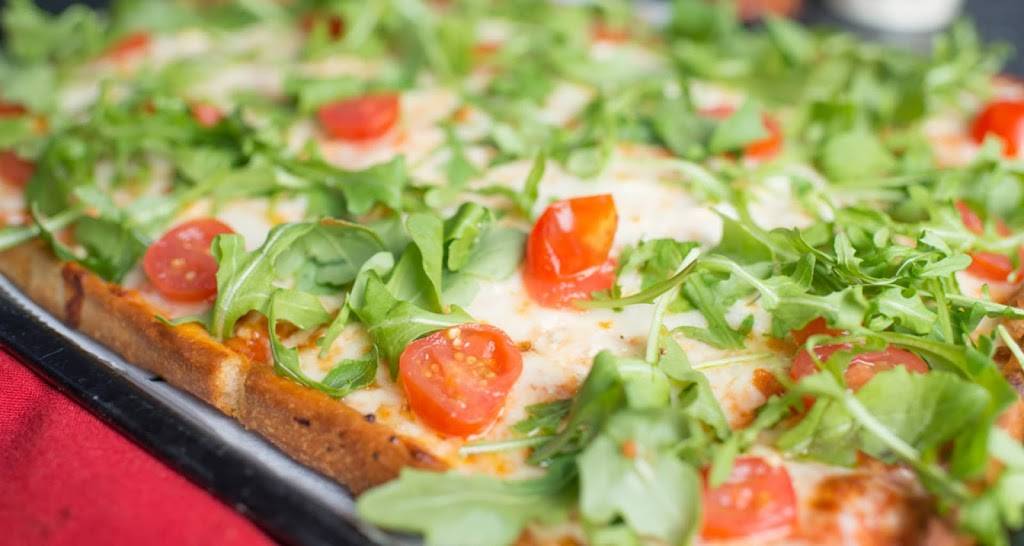 Pizza Metro | restaurant | 1707 W Division St, Chicago, IL 60622, USA | 7732781753 OR +1 773-278-1753