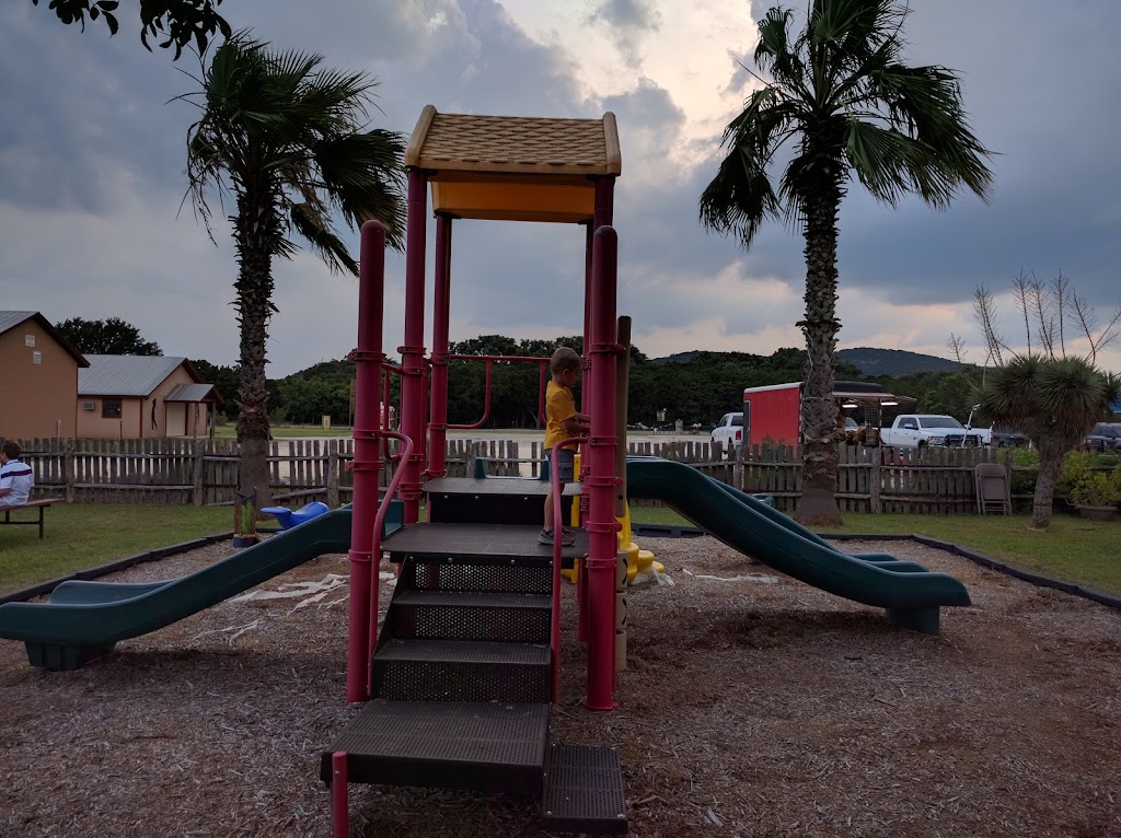 House Pasture Cattle Co | restaurant | 2 River Rd, Concan, TX 78838, USA | 8302326580 OR +1 830-232-6580