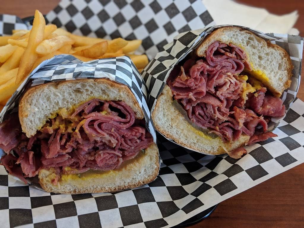 Super Chili Burgers | restaurant | 6090 Riverside Dr, Chino, CA 91710, USA | 9096281714 OR +1 909-628-1714