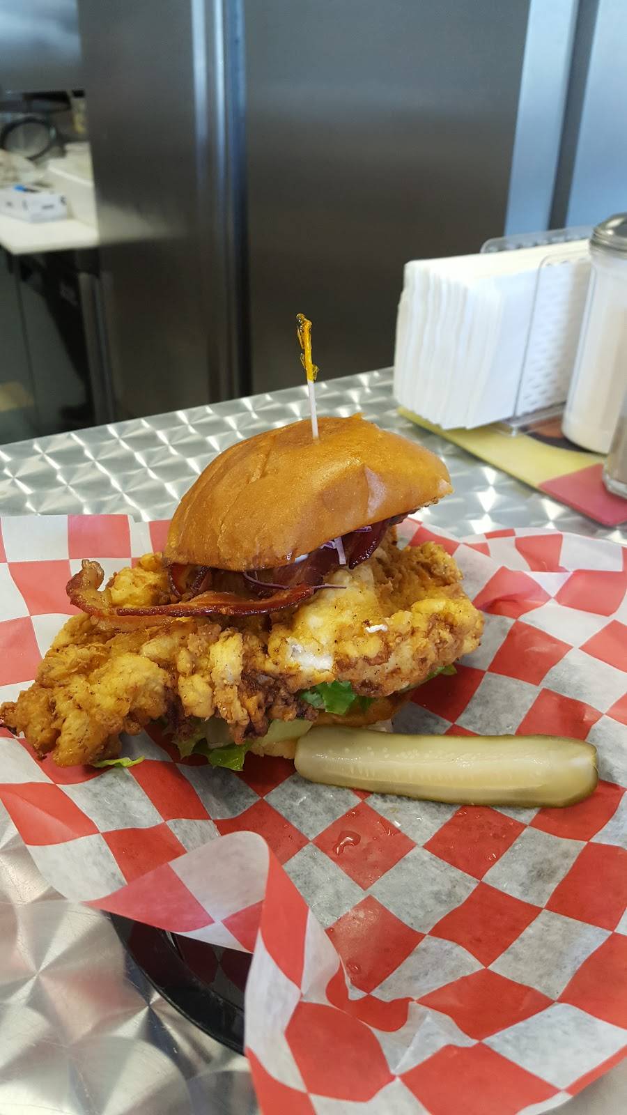 The Bates Farm Kitchen | restaurant | 3708 Columbus Ave #7B, Sandusky, OH 44870, USA | 4195020020 OR +1 419-502-0020