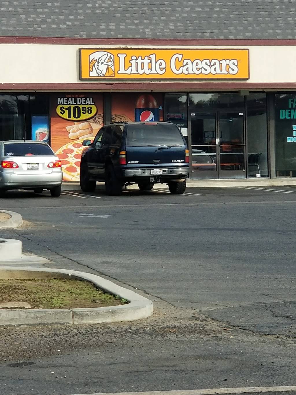 Little Caesars Pizza | meal takeaway | 3067 E Tulare Ave, Fresno, CA 93721, USA | 5592336800 OR +1 559-233-6800