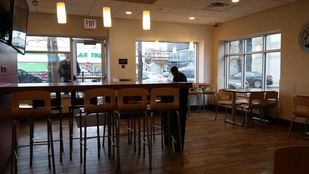 Wendys | restaurant | 2215 N Washtenaw Ave, Chicago, IL 60647, USA | 7733429339 OR +1 773-342-9339
