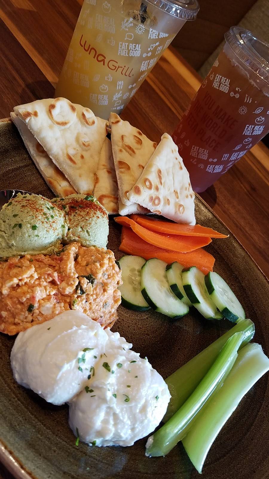 Luna Grill | restaurant | 1571 E Debbie Ln #140, Mansfield, TX 76063, USA | 8177794600 OR +1 817-779-4600