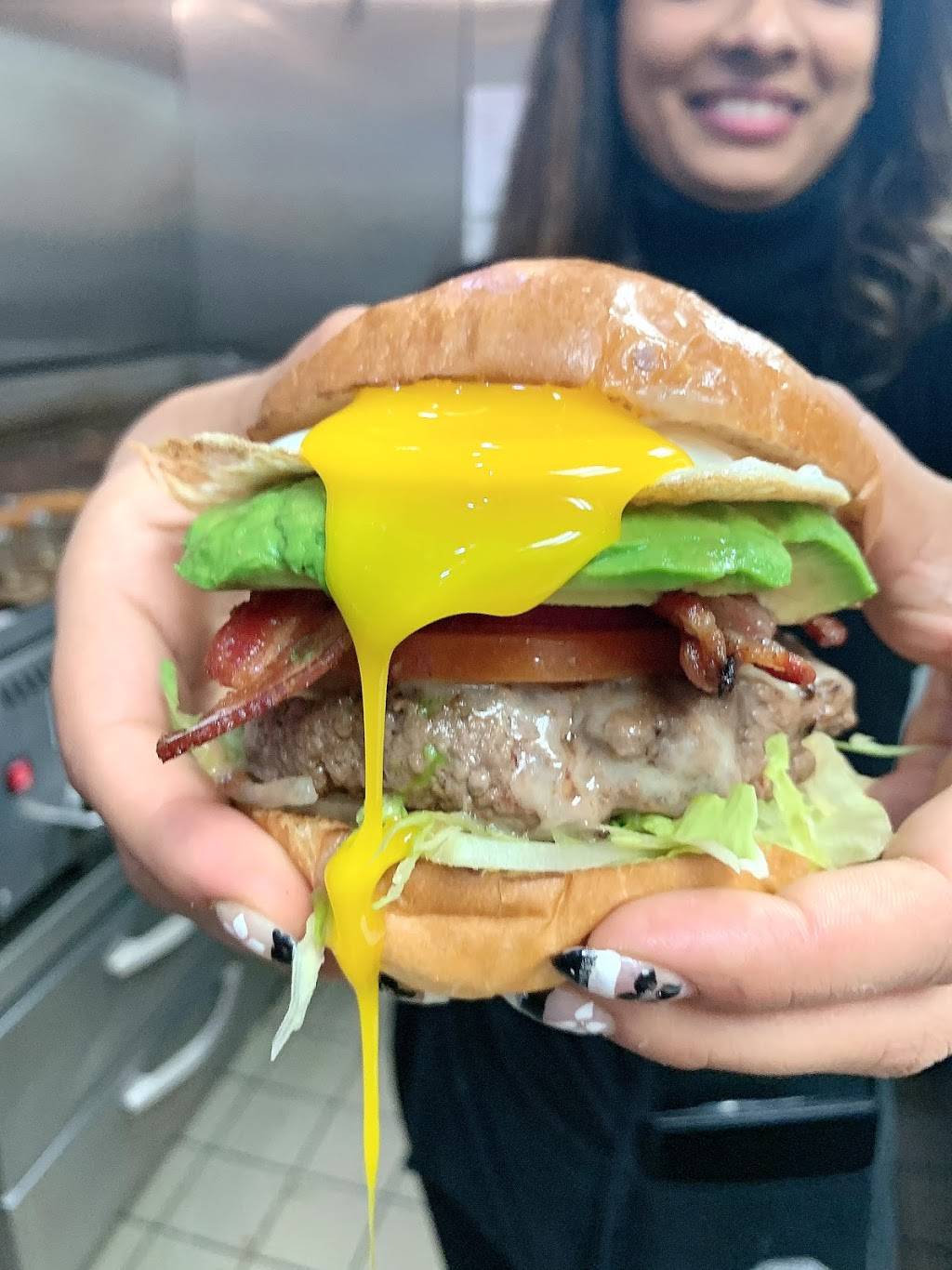 Burger Village | restaurant | 286 Livingston St, Brooklyn, NY 11217, USA | 9179090594 OR +1 917-909-0594