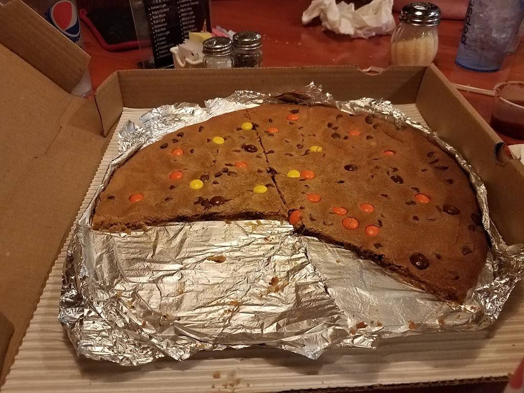 Pirates Cove | restaurant | 108 Mt Vernon Ave, Mt Vernon, OH 43050, USA | 7403935000 OR +1 740-393-5000