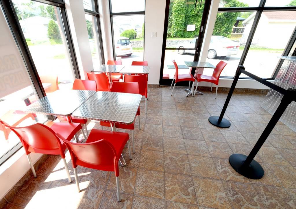 Le Coin de la Patate | meal takeaway | 1974 Rue de la Faune, Québec, QC G3E 1L5, Canada | 4189156844 OR +1 418-915-6844