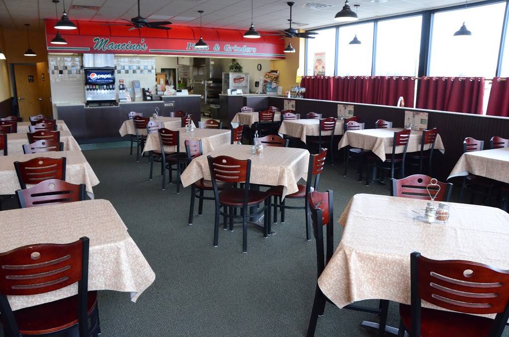 Mancinos Pizza & Grinders | restaurant | 1240 N Kinzie Ave, Bradley, IL 60915, USA | 8159369393 OR +1 815-936-9393