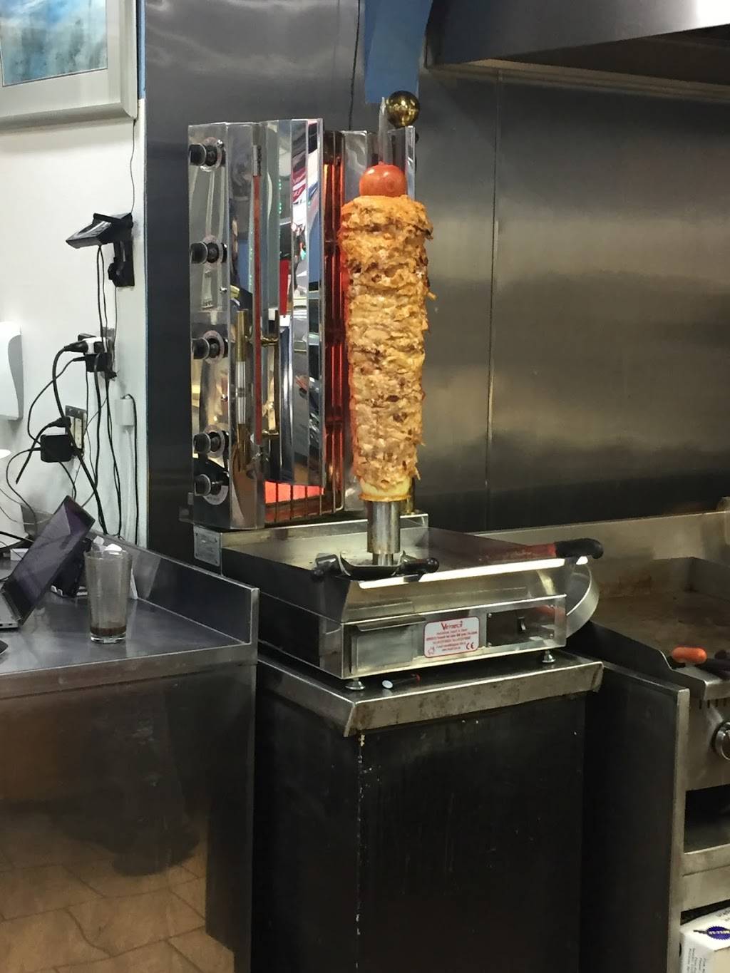 Family Mediterranean Pizza | meal takeaway | 45 York St, New Haven, CT 06511, USA | 2038650088 OR +1 203-865-0088