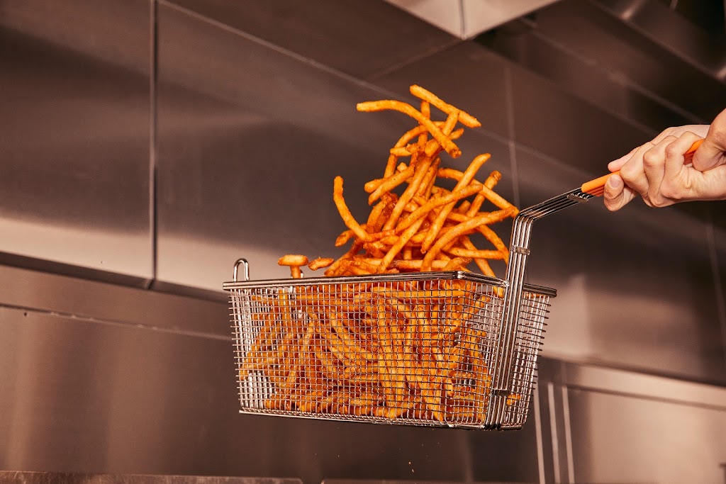 Popeyes Louisiana Kitchen | restaurant | 1935 S 4th St, Allentown, PA 18103, USA | 4848969592 OR +1 484-896-9592