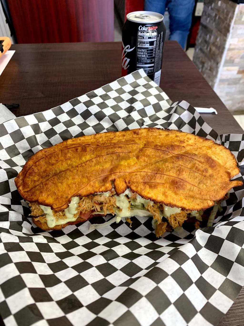 El Gochon Pastelitos Patacones Mandocas | restaurant | 12803 SW 42nd St, Miami, FL 33175, USA | 3056312248 OR +1 305-631-2248