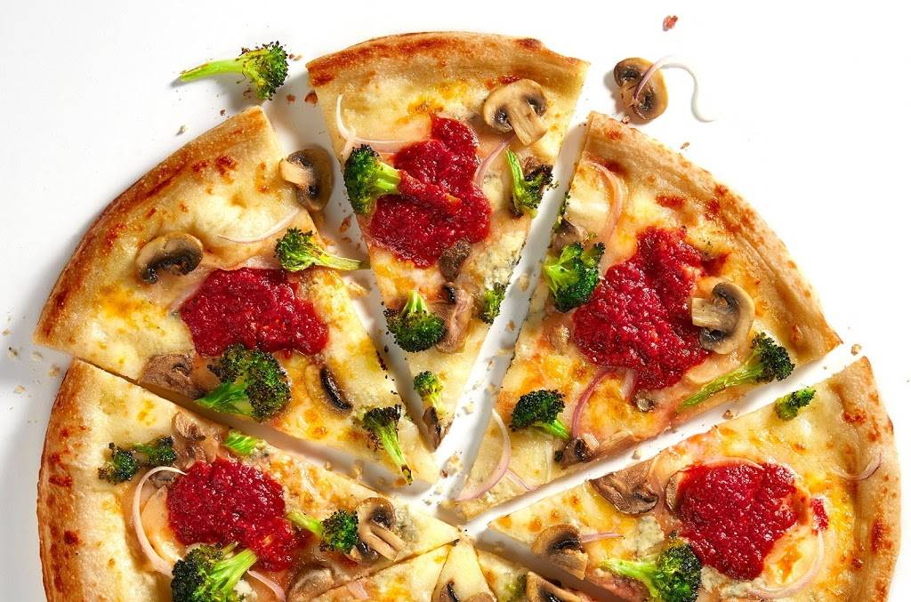 Blaze Pizza | restaurant | 4841 Yonge St, North York, ON M2N 5X2, Canada | 6475600021 OR +1 647-560-0021