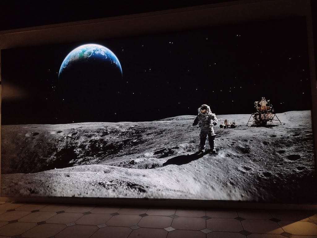 The Space Bar | restaurant | 6245 Riverfront Center Blvd, Titusville, FL 32780, USA | 3219669200 OR +1 321-966-9200