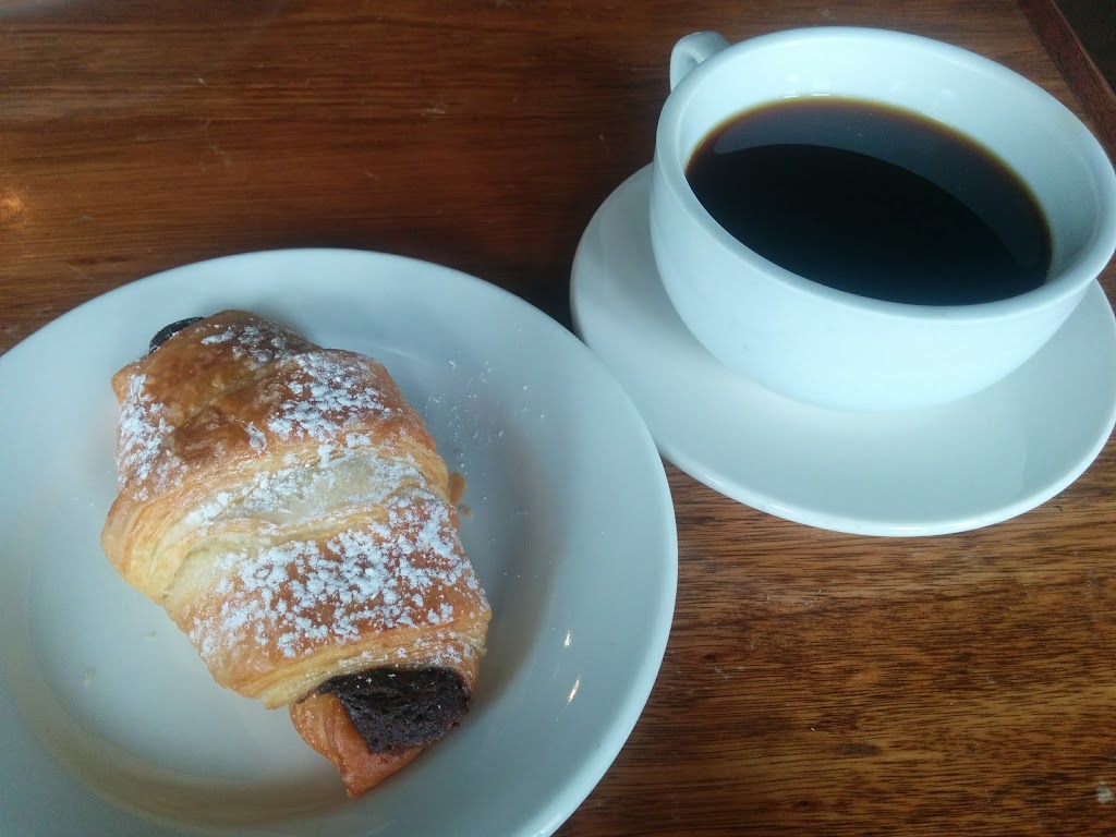 Amavida Coffee Roasters - St. Andrews | cafe | 2997 W 10th St, Panama City, FL 32401, USA | 8503872047 OR +1 850-387-2047