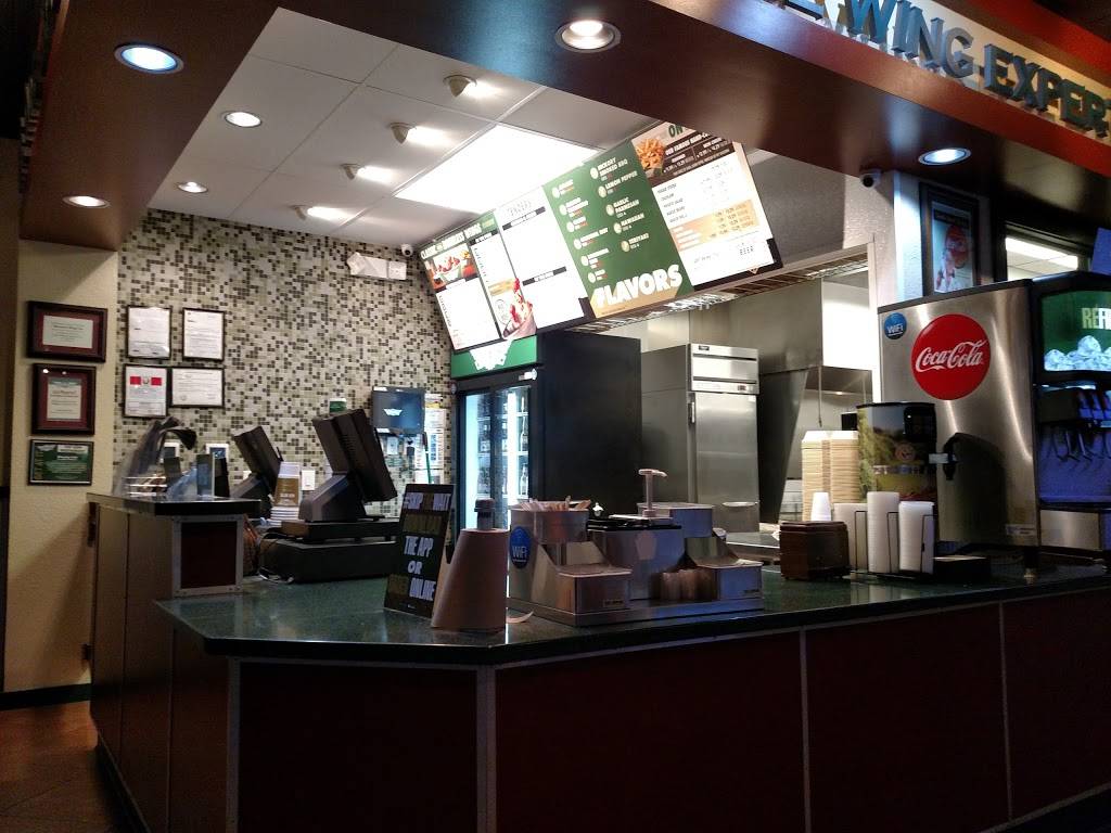 Wingstop | restaurant | 2300 E Layton Ave, St Francis, WI 53235, USA | 4148709464 OR +1 414-870-9464