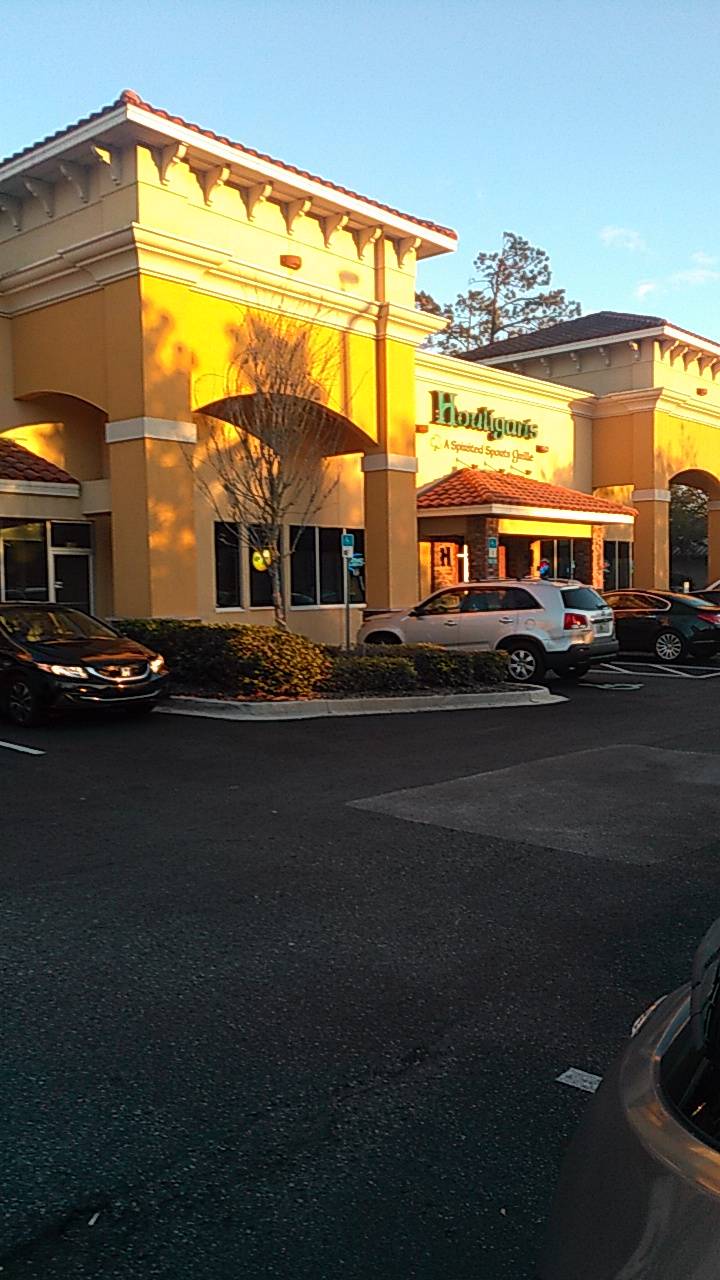 Houligans | restaurant | 50 Plaza Dr #106, Palm Coast, FL 32137, USA | 3864473580 OR +1 386-447-3580