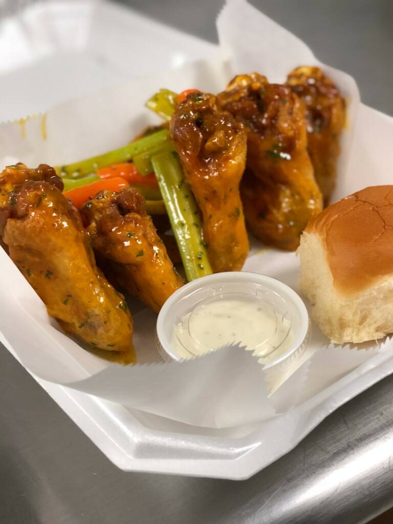 JusWings & More | restaurant | 5973 Knight Arnold Rd, Memphis, TN 38115, USA | 9017468495 OR +1 901-746-8495