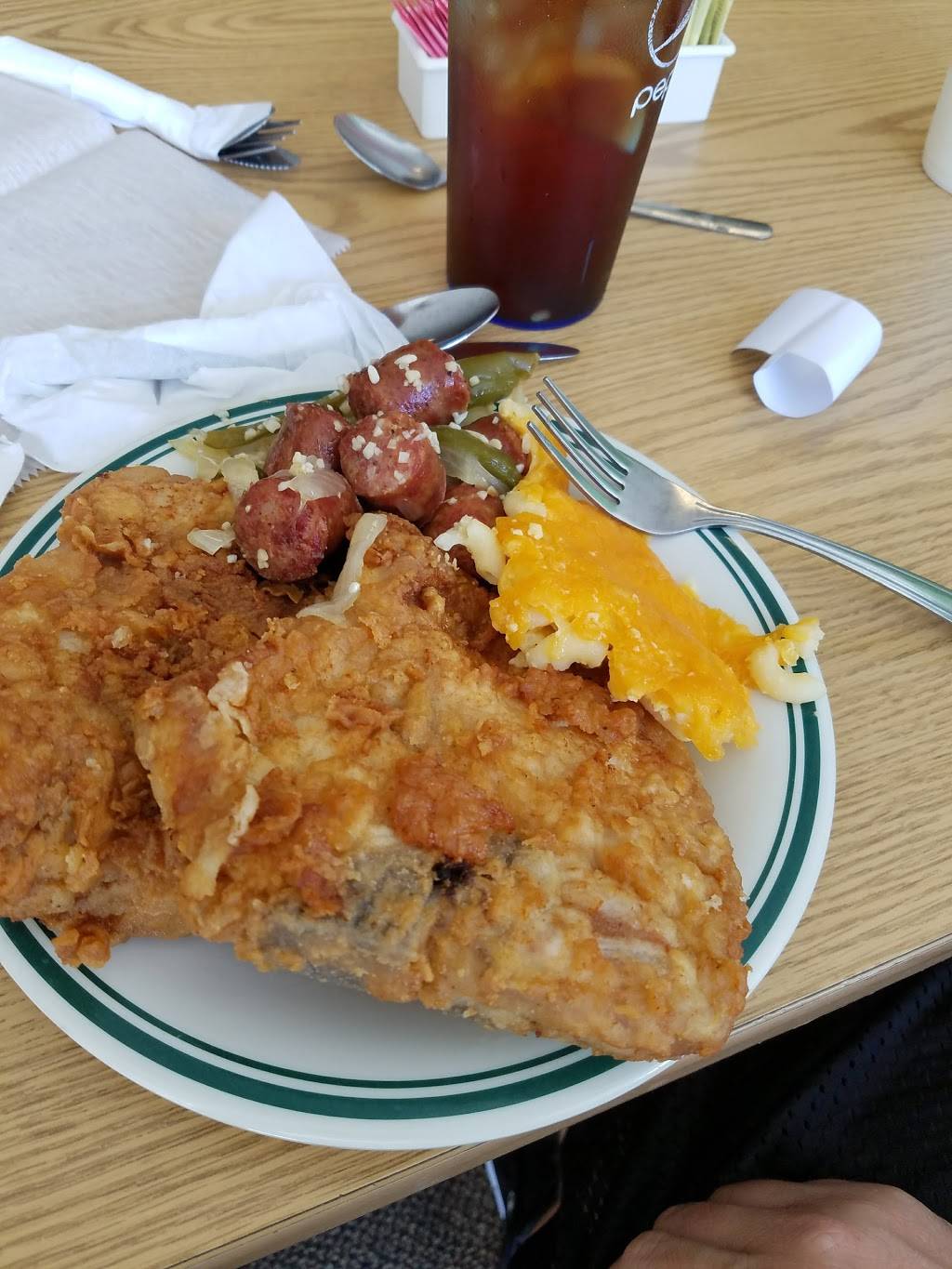 The Lunch Box | restaurant | 916 Kings Bay Rd, St Marys, GA 31558, USA | 9128822210 OR +1 912-882-2210