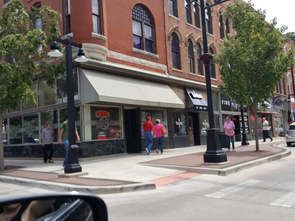 Sloans Calzones | restaurant | 190 N Merchant St, Decatur, IL 62523, USA | 2174224940 OR +1 217-422-4940