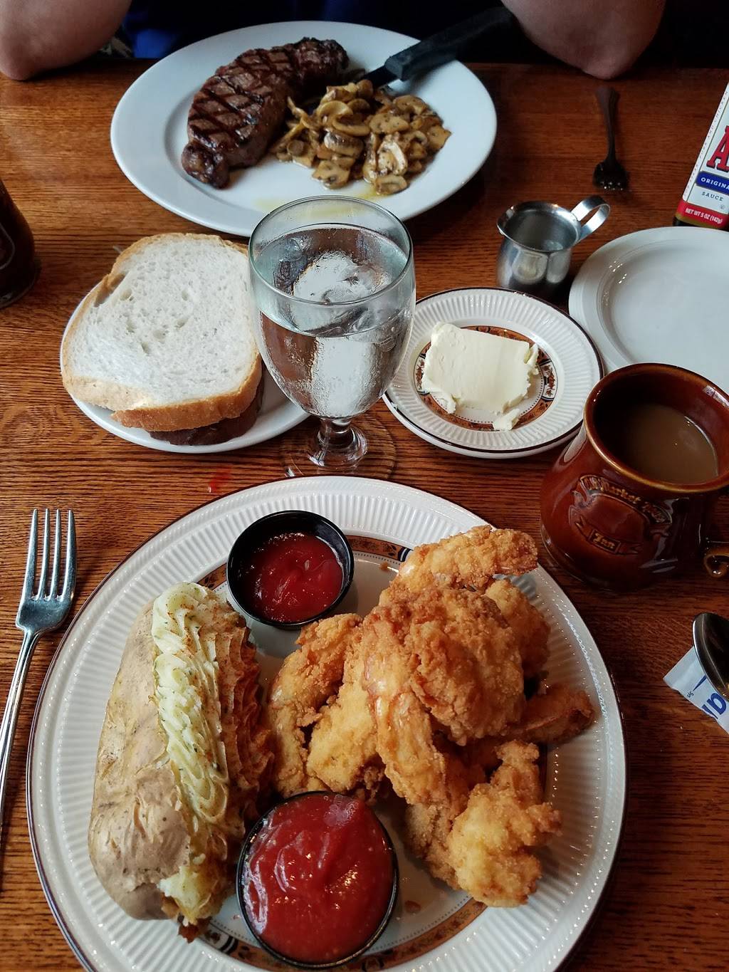 Old Market House Inn | restaurant | 424 Market St, Zanesville, OH 43701, USA | 7404542555 OR +1 740-454-2555