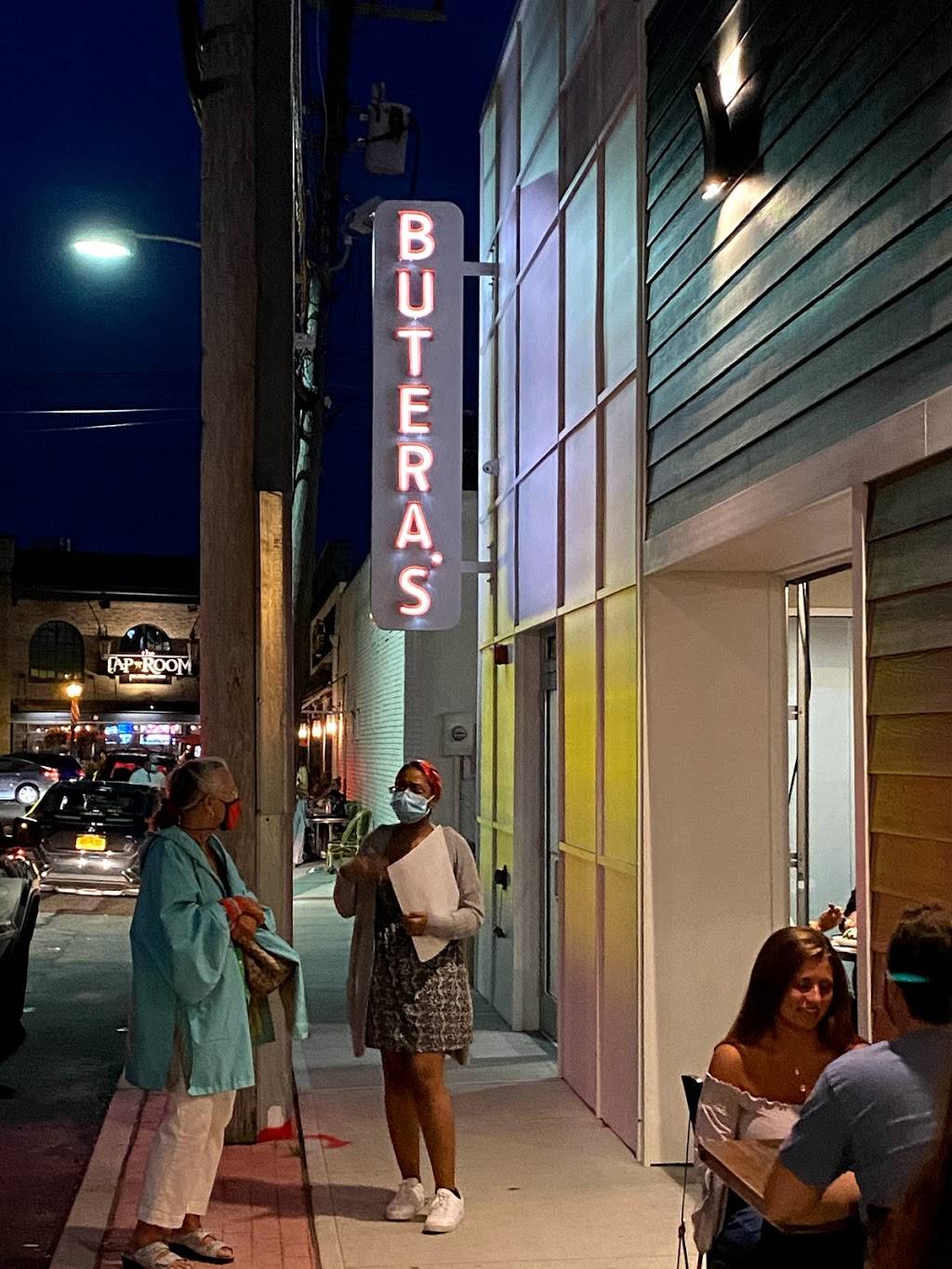 Buteras Restaurant of Bay Shore | restaurant | 8 Third Ave, Bay Shore, NY 11706, USA | 6313284948 OR +1 631-328-4948