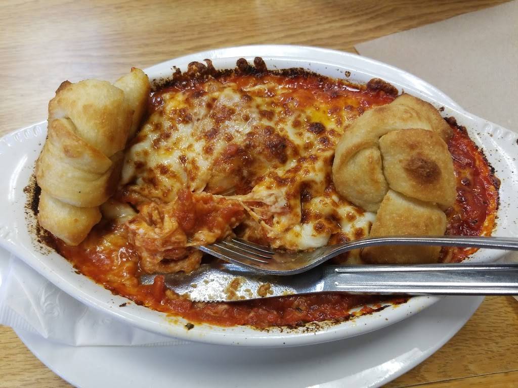 Garlic Knot | restaurant | 13041 W Alameda Pkwy, Lakewood, CO 80228, USA | 3039865668 OR +1 303-986-5668