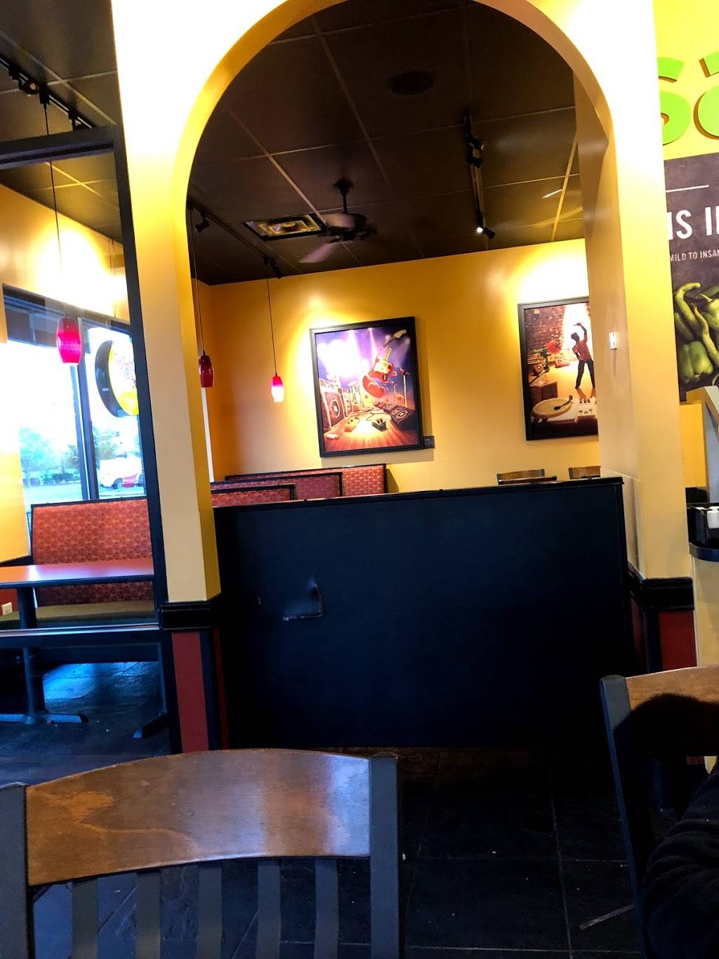 Moes Southwest Grill | restaurant | 452 N Thompson Ln, Murfreesboro, TN 37129, USA | 6159046637 OR +1 615-904-6637