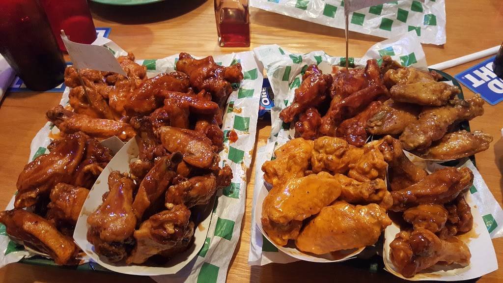 Beef O Bradys | restaurant | 2160 Howland Blvd #104, Deltona, FL 32738, USA | 3867899464 OR +1 386-789-9464