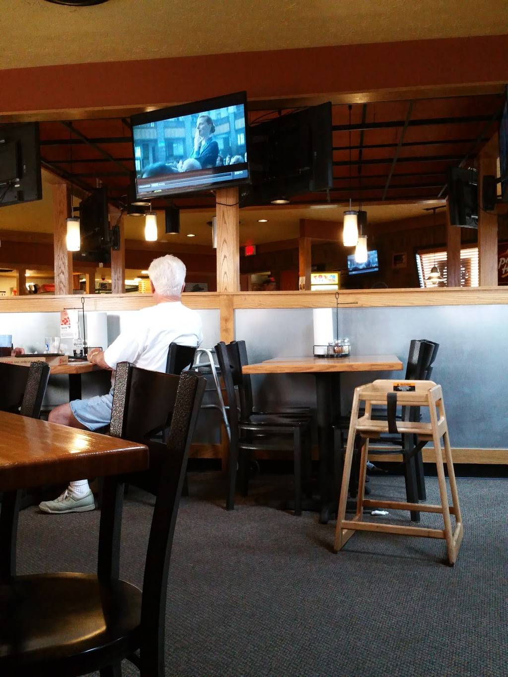 Pizza Hut | restaurant | 2300 Cooper Foster Park Rd, Lorain, OH 44053, USA | 4402829338 OR +1 440-282-9338