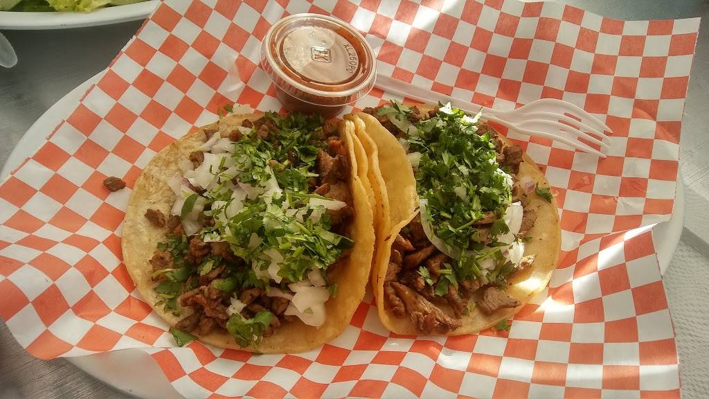 DINOS Best Burgers | restaurant | 2818, 620 W Anaheim St, Long Beach, CA 90813, USA | 5629519592 OR +1 562-951-9592