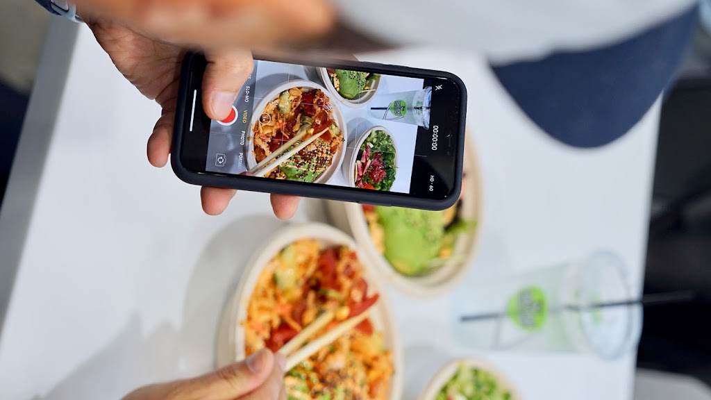 Poke Poke - Sushi Unrolled | restaurant | 20 Fulton St E, Grand Rapids, MI 49503, USA | 6168053840 OR +1 616-805-3840