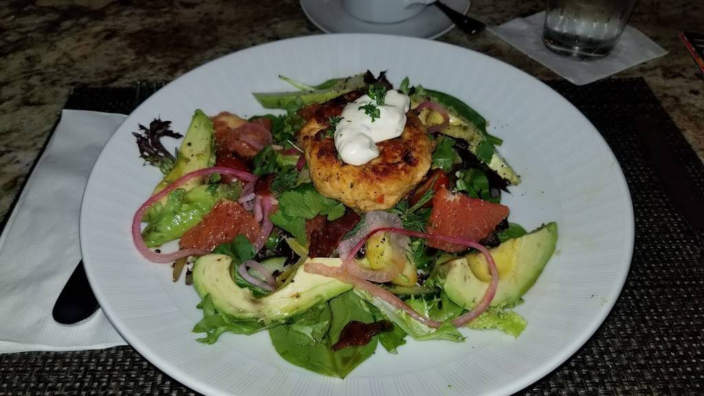 Lucias | restaurant | 20789 Great Falls Plaza, Potomac Falls, VA 20165, USA | 7034444900 OR +1 703-444-4900