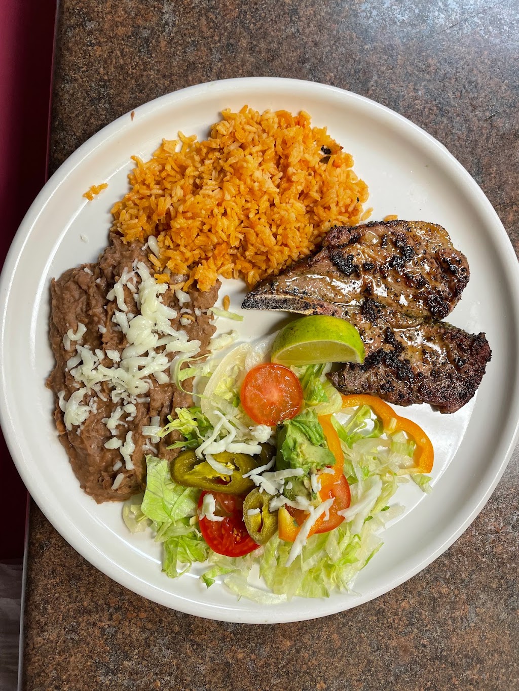 Rosys Salvadoran & Mexican restaurant | restaurant | 2201 16th Ave SW, Cedar Rapids, IA 52404, USA | 3198004449 OR +1 319-800-4449