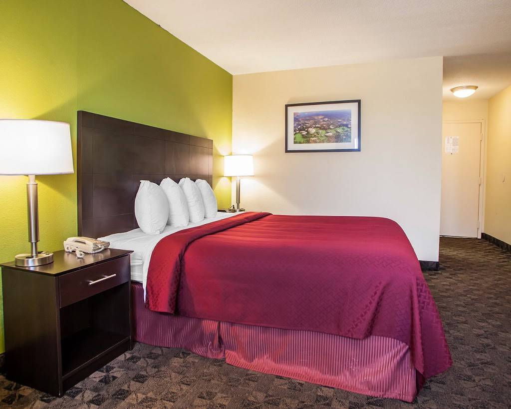 Quality Inn Airport | restaurant | 10232 Natural Bridge Rd, St. Louis, MO 63134, USA | 3144275955 OR +1 314-427-5955