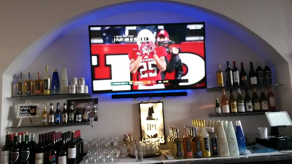 Dinos Gyros Greek Cafe and Taverna | restaurant | 4705 Clairemont Dr Ste D, San Diego, CA 92117, USA | 8582741619 OR +1 858-274-1619