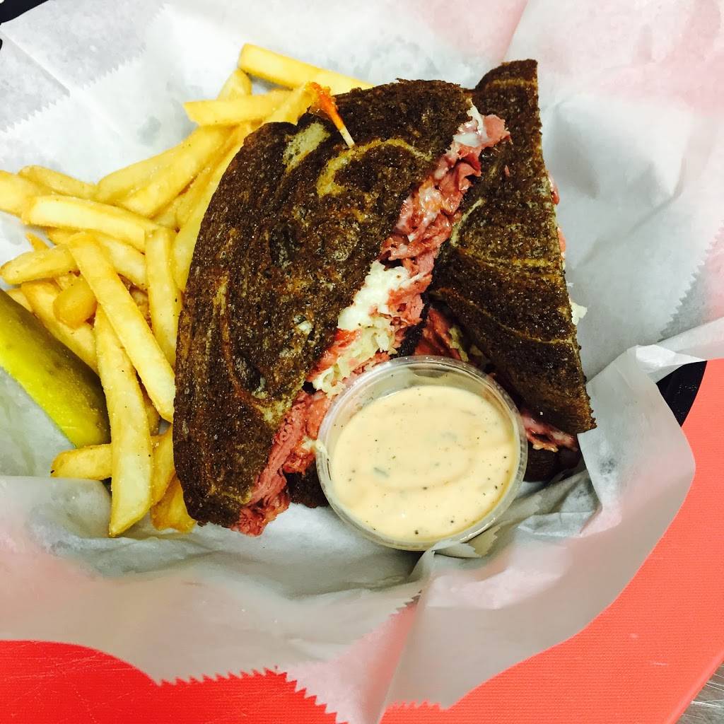 Fatties Pub | restaurant | 14420 John Humphrey Dr, Orland Park, IL 60467, USA | 7086454901 OR +1 708-645-4901