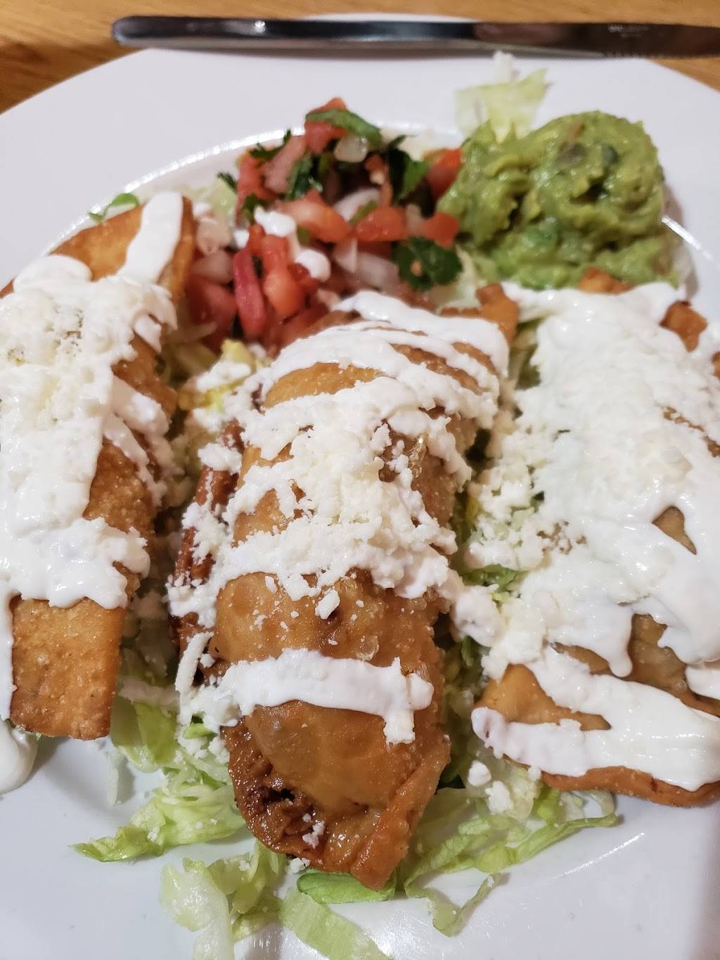 Cabos Mexican Cuisine & Cantina | restaurant | 6676 Carmel Rd, Charlotte, NC 28226, USA | 7047599886 OR +1 704-759-9886