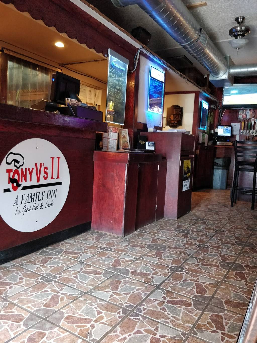 Tony Vs Pizzeria and Bar | restaurant | 6506 Silver Lake Rd, Cary, IL 60013, USA | 8475160444 OR +1 847-516-0444