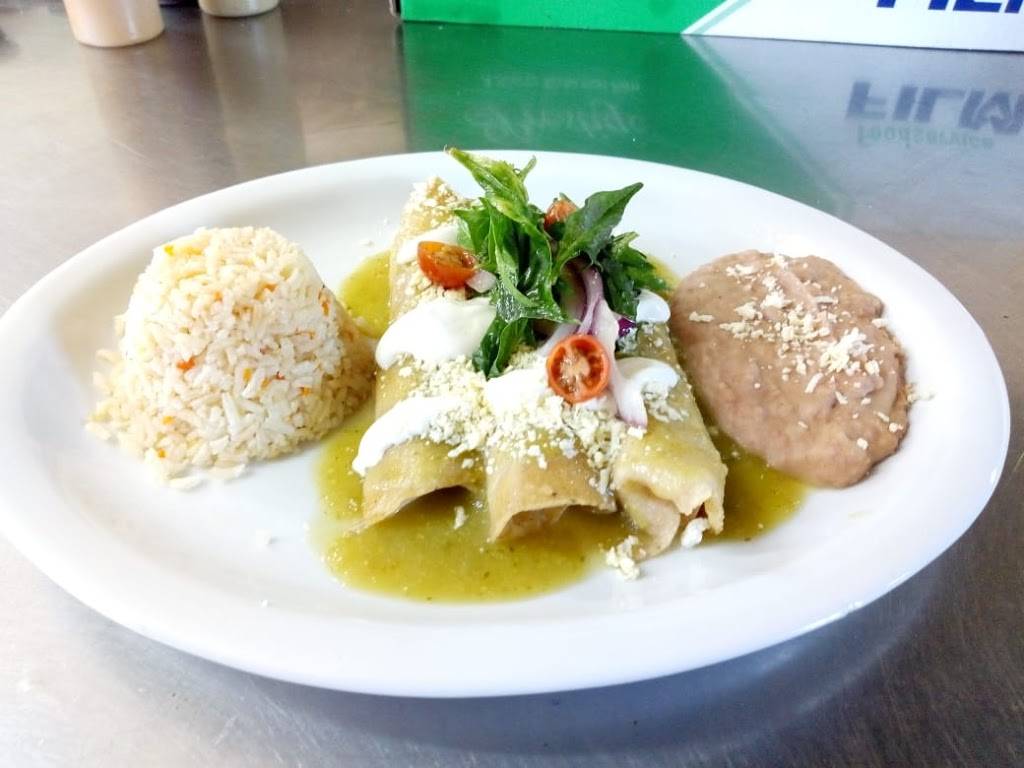 Mestizo | restaurant | 6 y, Héroes de Baja California 813, 22755 El Porvenir, B.C., Mexico | 016461276361 OR +52 646 127 6361