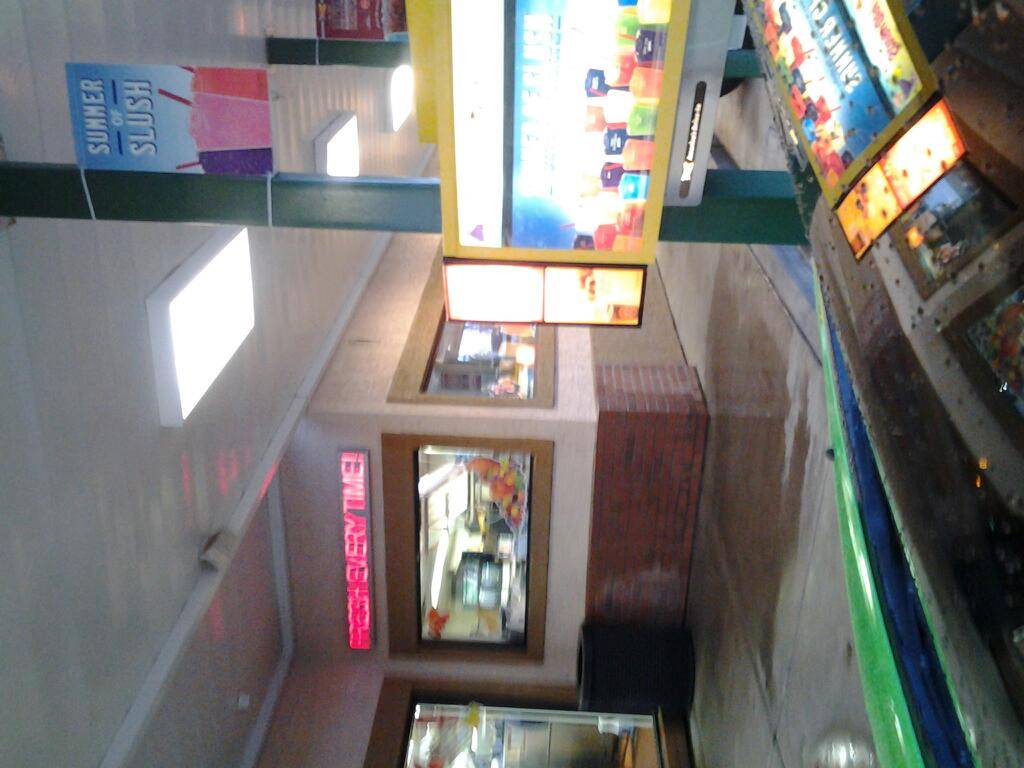 Sonic Drive-In | restaurant | 987 N Gilbert Rd, Gilbert, AZ 85234, USA | 4805031441 OR +1 480-503-1441