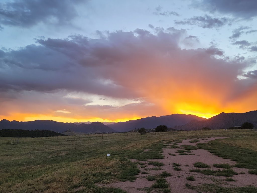 My Sisters Place | restaurant | 19 Co Rd 3A, Cañon City, CO 81212, USA | 7192752760 OR +1 719-275-2760