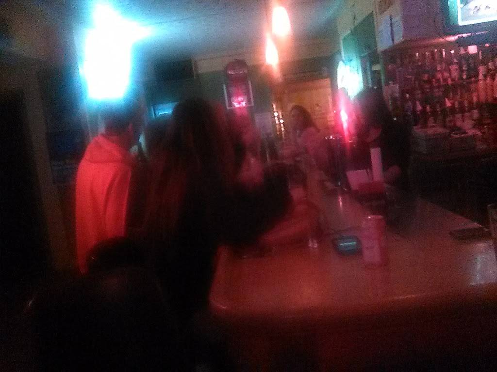 C Jays Bar and Grill | restaurant | 3333 Lincoln Way E, Massillon, OH 44646, USA | 3308332270 OR +1 330-833-2270