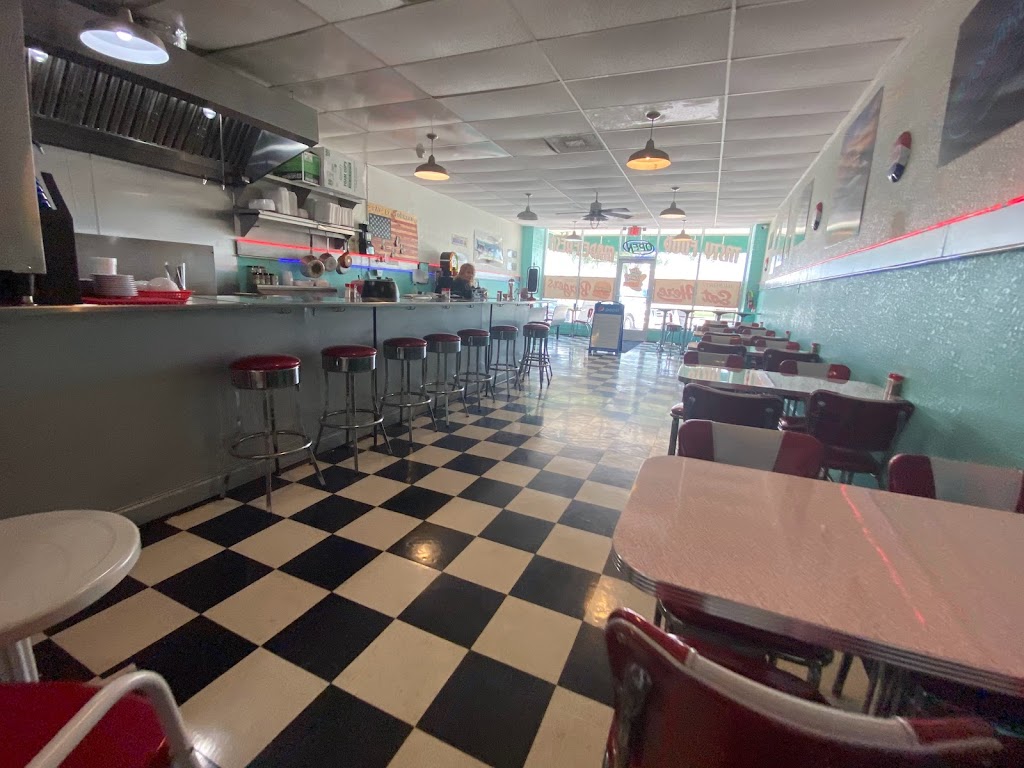 Big Tastys | restaurant | 309 SW Park St, Okeechobee, FL 34972, USA | 8636235470 OR +1 863-623-5470