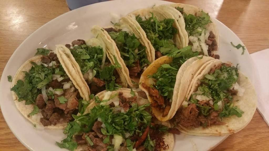 Taqueria Muniz | restaurant | 518 S Lake St, Aurora, IL 60506, USA | 6308968727 OR +1 630-896-8727