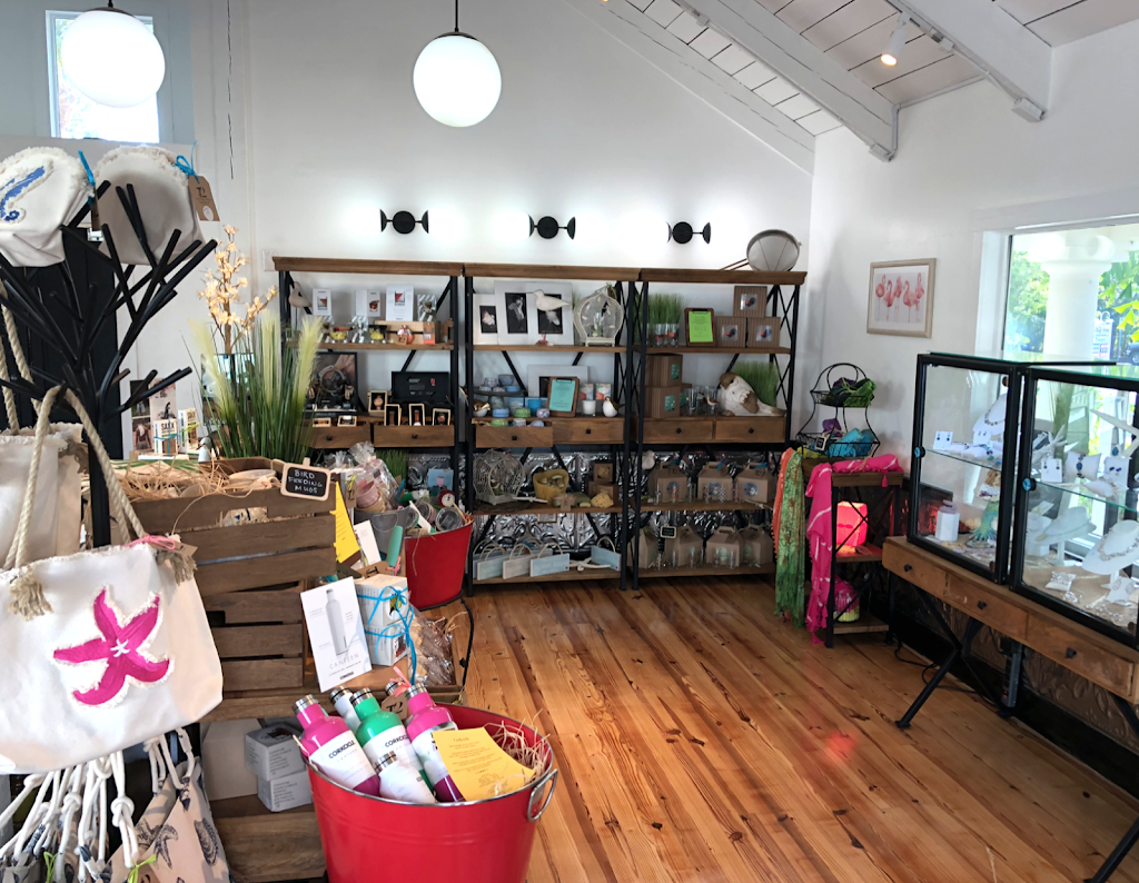 T2 Traders Restaurant | restaurant | 2340 Periwinkle Way, Sanibel, FL 33957, USA | 2395588919 OR +1 239-558-8919