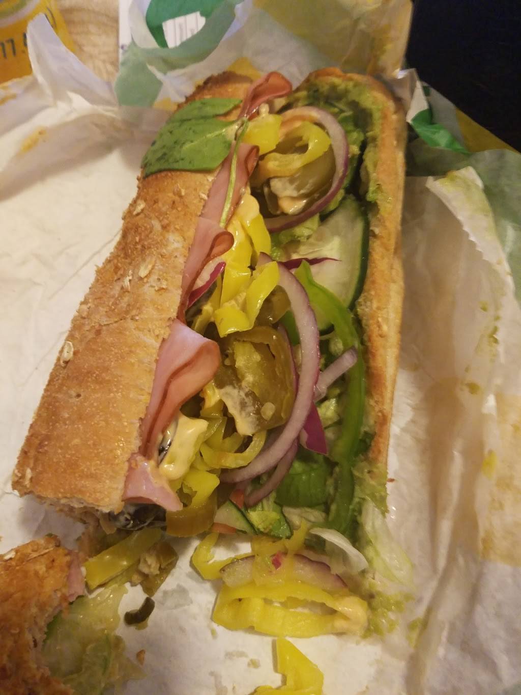 Subway | meal takeaway | 19021 Darrington Rd Bldg G, Suite 701, Eastlake Crossing, Horizon City, TX 79928, USA | 9158526720 OR +1 915-852-6720