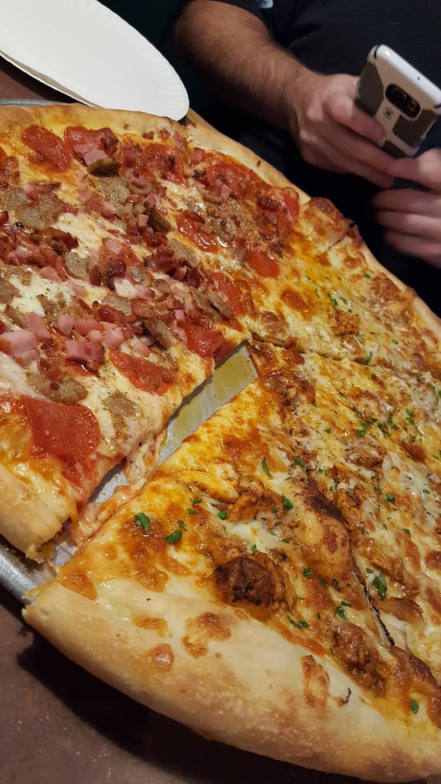 Trappers | restaurant | 5950 Butternut Dr, East Syracuse, NY 13057, USA | 3154384444 OR +1 315-438-4444